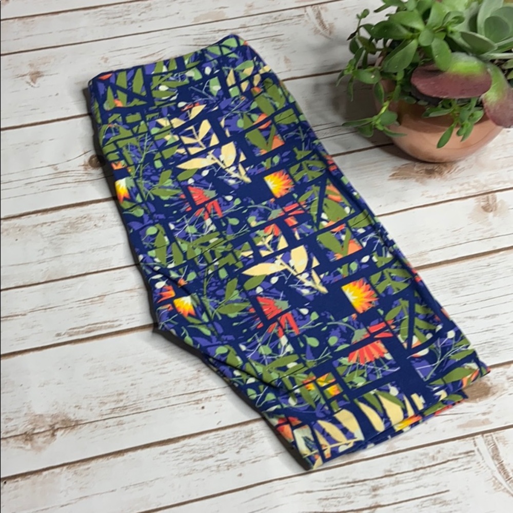 NEW LuLaRoe Tall and Curvy Floral Print Leggings